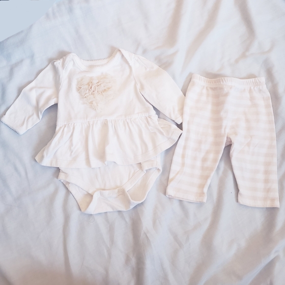 3 Month Girls Cream Outfit - Picture 1 of 3